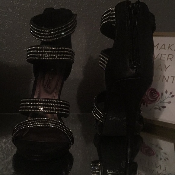 Black Open toe strap heels - Picture 2 of 3